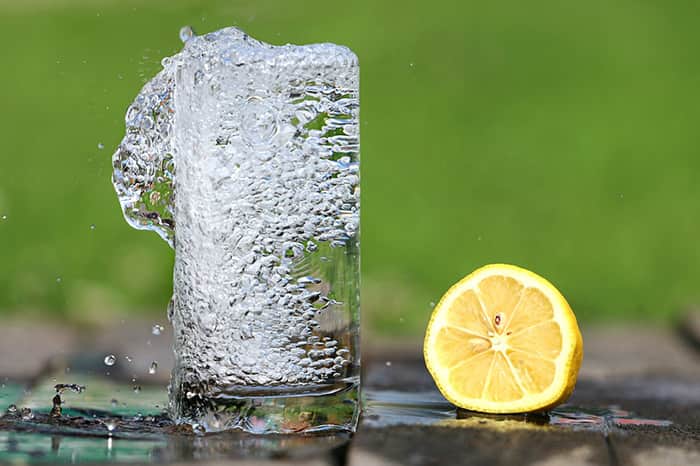 Fasting the Healthy Way: Water and Lemon Fasting